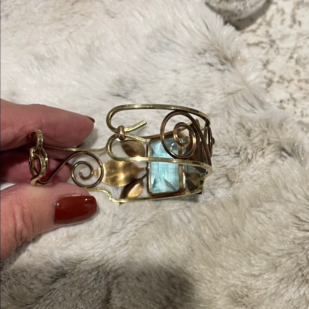 Vintage  Gold and Blue Gemstone Bracelet - Picture 5 of 5